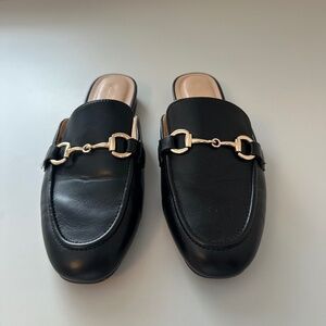 Cushionaire Yates Buckle Slip On Mule in Black | Size 8